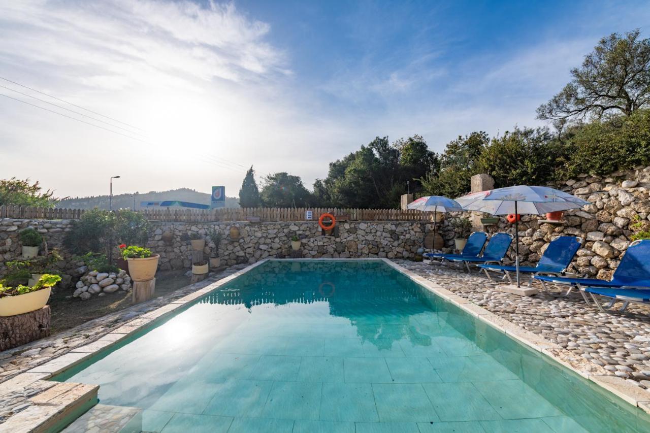 Stelios Stone House Sinarades Villa Kouramádes Exterior photo